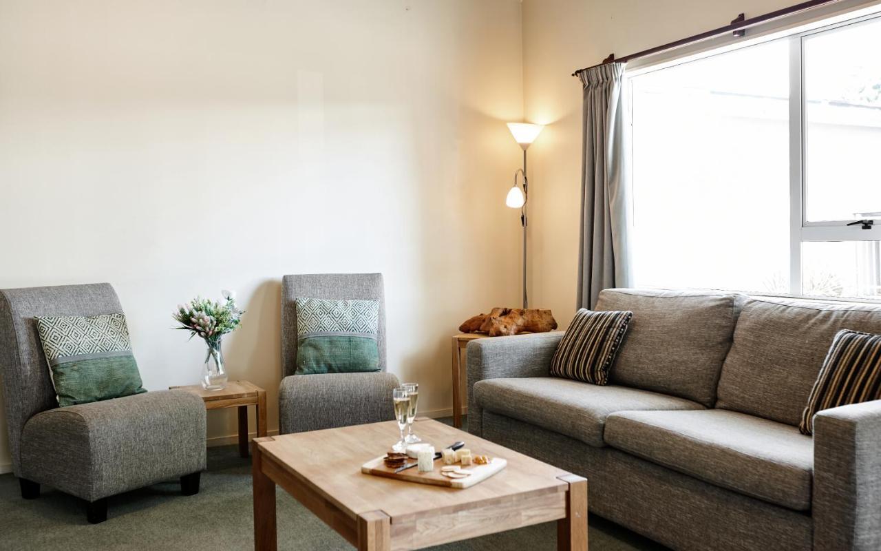Leisure Lodge *