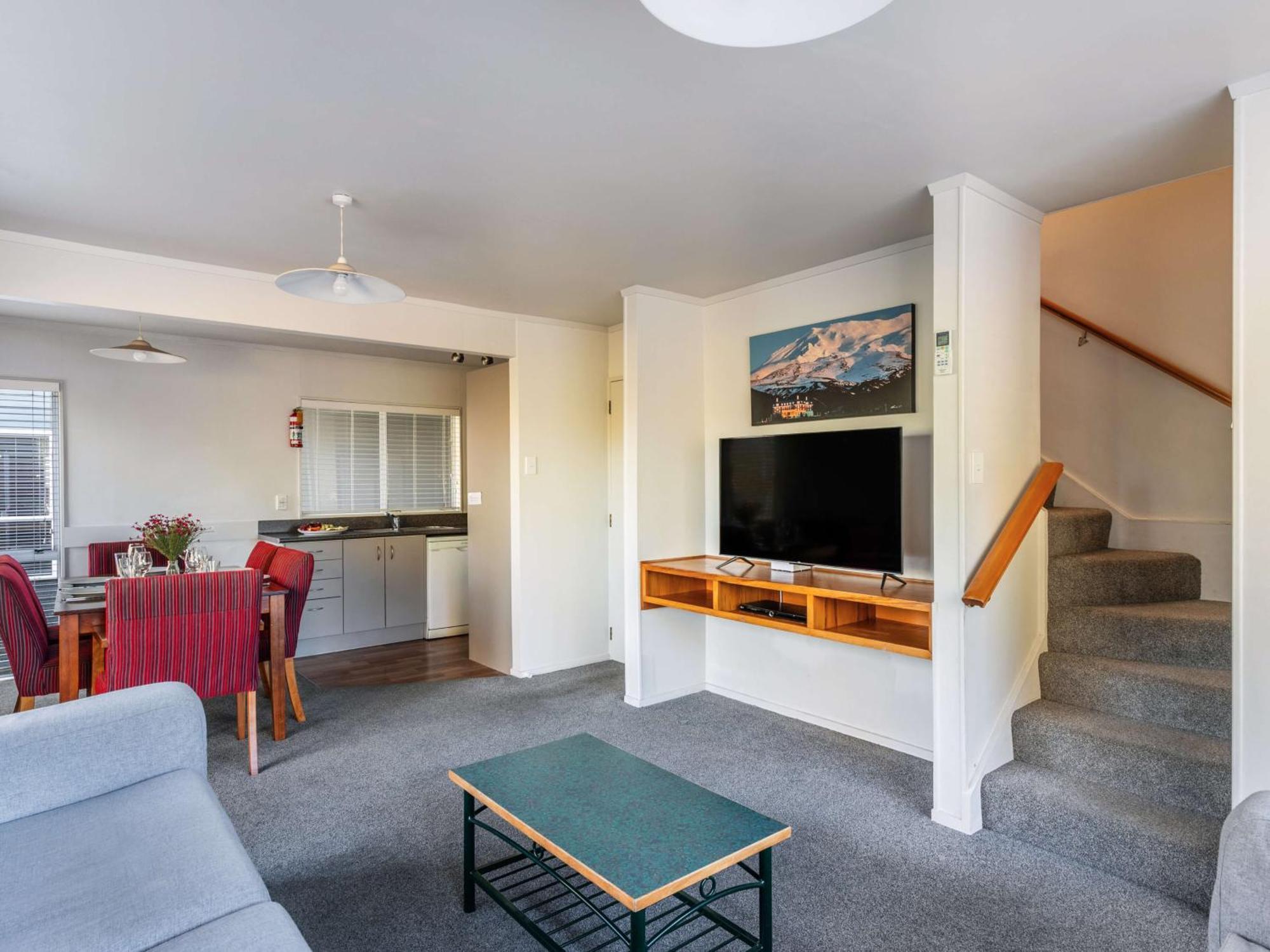 Leisure Lodge